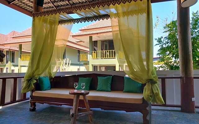 โรงแรม 12 ราศี เฮาส์ แม่สรวย