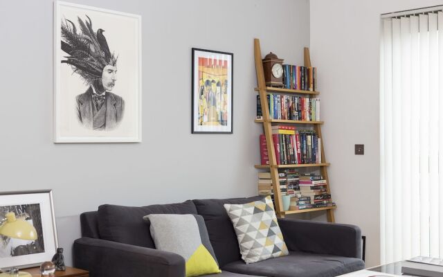 1 Bedroom East London Balcony Flat