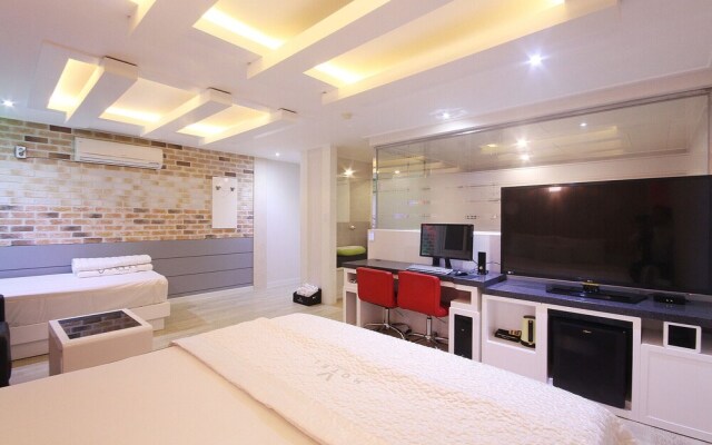 Denbastar Hotel in Daeyeon-dong Busan