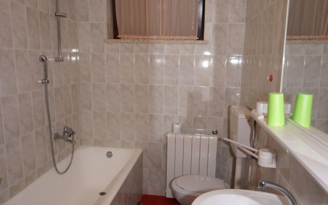 Charming Apartment in Banjole Near Sea