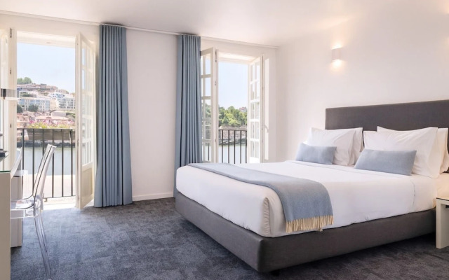 Miragaia Riverside Suites.