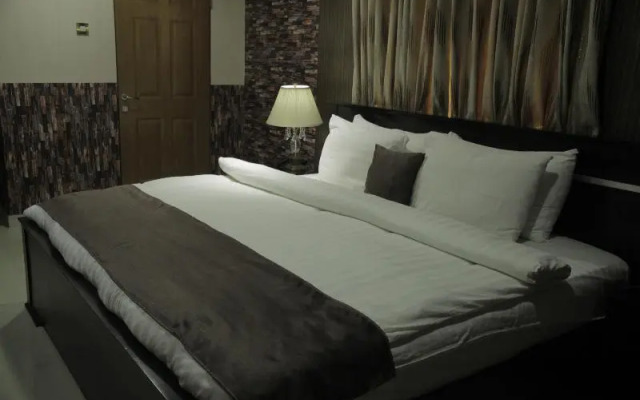 Valley Front Plus Hotel