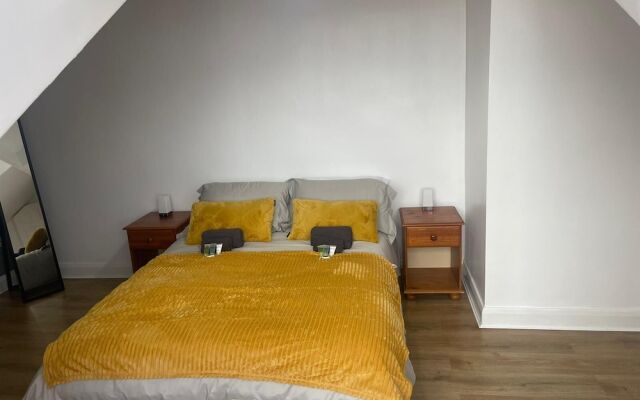 City Escape - Charming 2-bed House