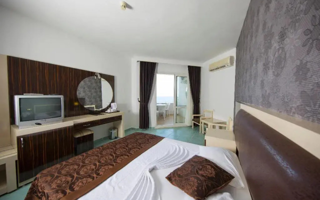 Alanya First Class Hotel