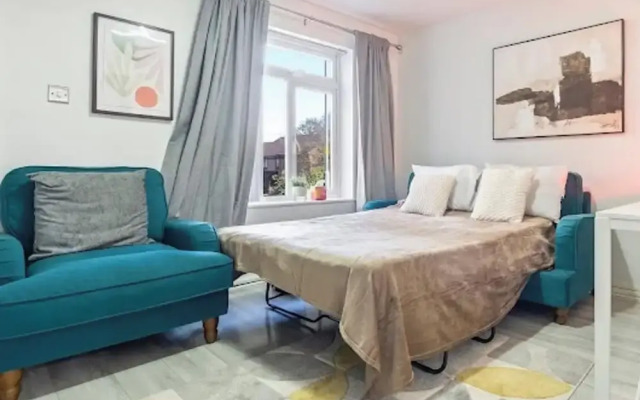 1 Bedroom Apartment Sleeps 4, Free Parking, Tv