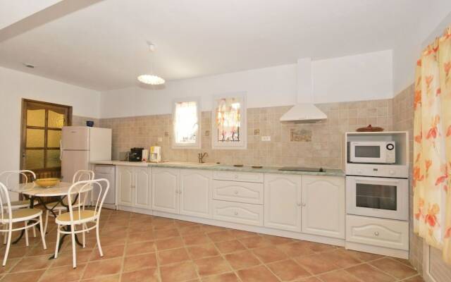 Pastoral Holiday Home With Terrace, Garden, Barbecue, Garage