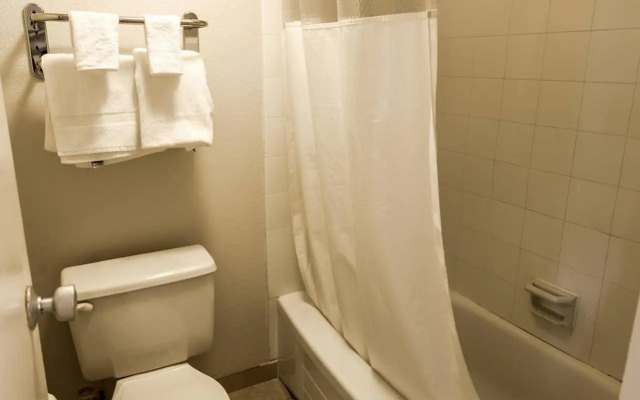 Travelodge by Wyndham Lynchburg