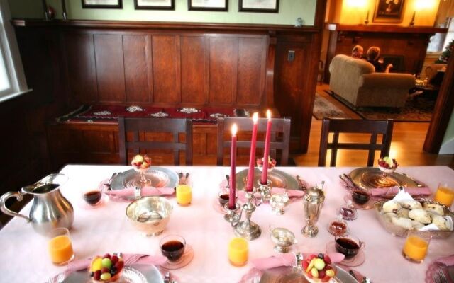 Villa Columbia Bed and Breakfast
