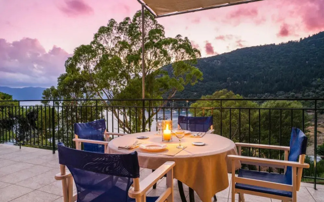 Rhodia Beach Villa in Ithaki