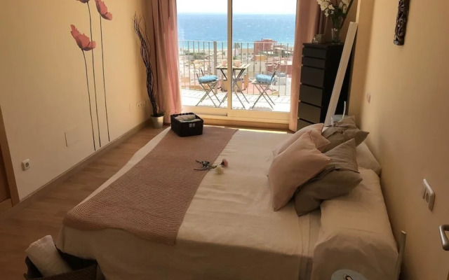 Rooms in Seafront Villa