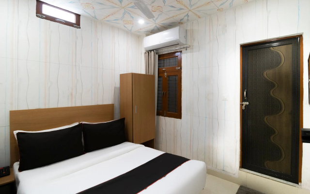 Fabhotel Pranjul Inn