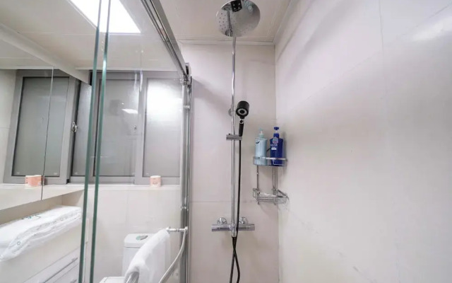 Tyms Stylish 1BR 1BA Apt Xujiahui Center