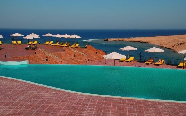 Al Nabila Grand Bay Resort