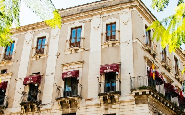 B&B Stesicoro InHabit- Guesthouse City Center