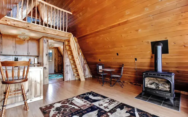 Secluded & Cozy Antimony Cabin w/ Fire Pit