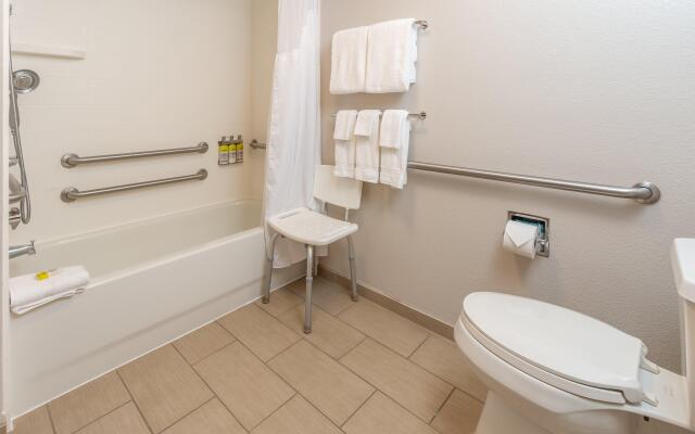Holiday Inn Express Hotel & Suites Tupelo by IHG