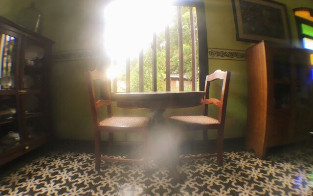 Casa Rica Hotel