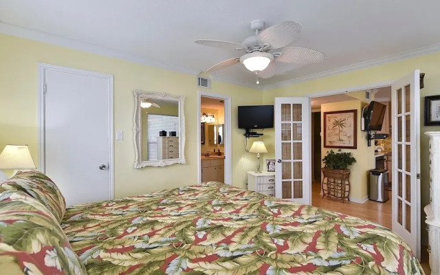 Seascape 2301 2 Bedroom Condo by RedAwning