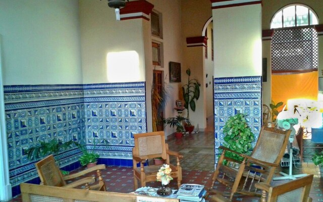 Sierra-Barroso's Colonial House
