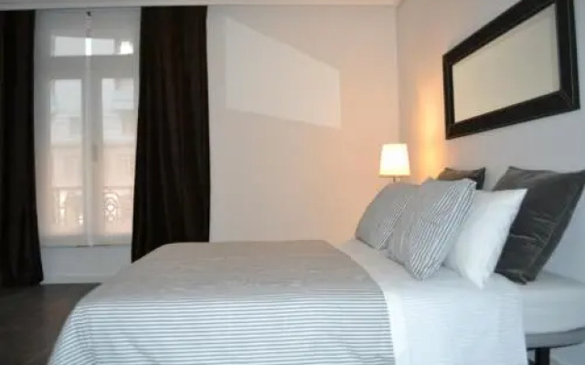Room Gran Vía Apartments