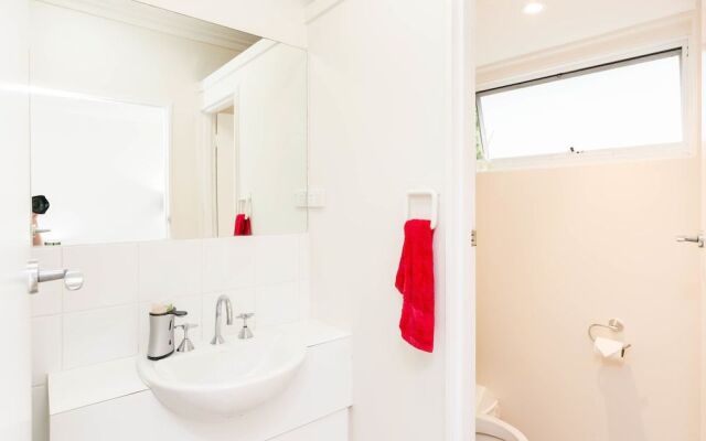 GENIE, 1BDR East Melbourne Studio