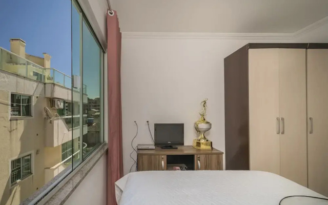 896 - Cobertura com piscina e vista mar