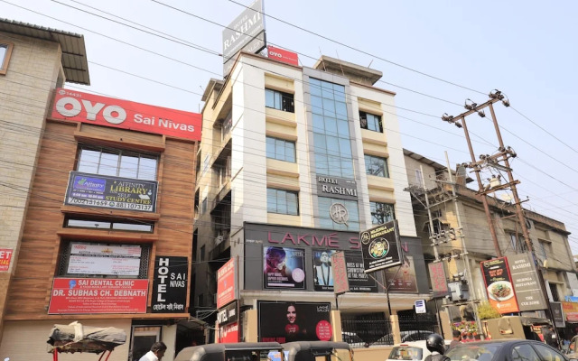 Oyo 23403 Hotel Rashmi