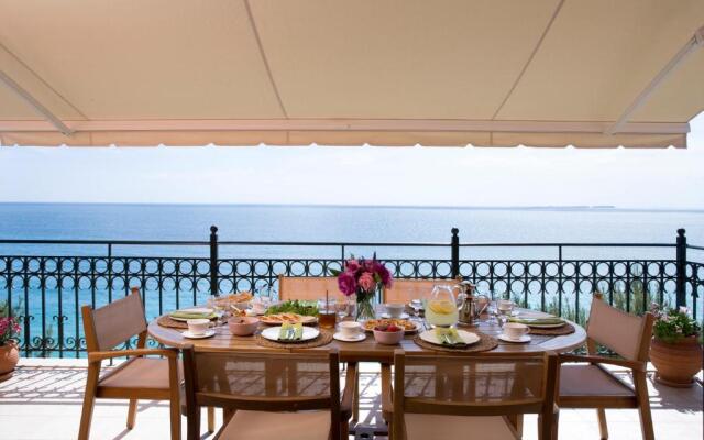 Avra Private Suites