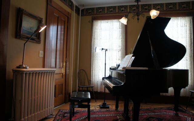 Maplecroft Bed & Breakfast