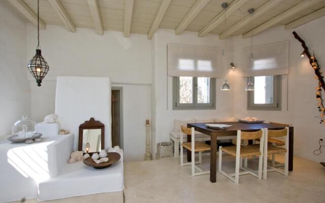 4-bedroom Cycladic Villa with Seaview