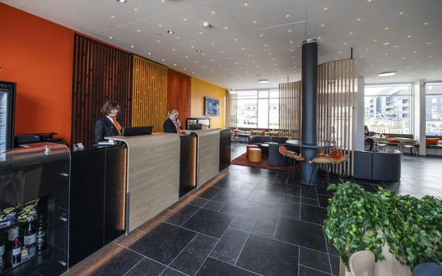 Super 8-Airport Downtown