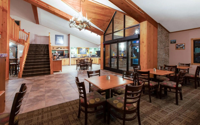 AmericInn by Wyndham Iron River