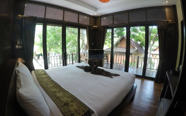 Lipe Sunset Beach Resort