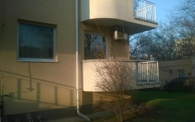 Lara Apartman