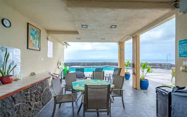 Kona Magic Sands Resort
