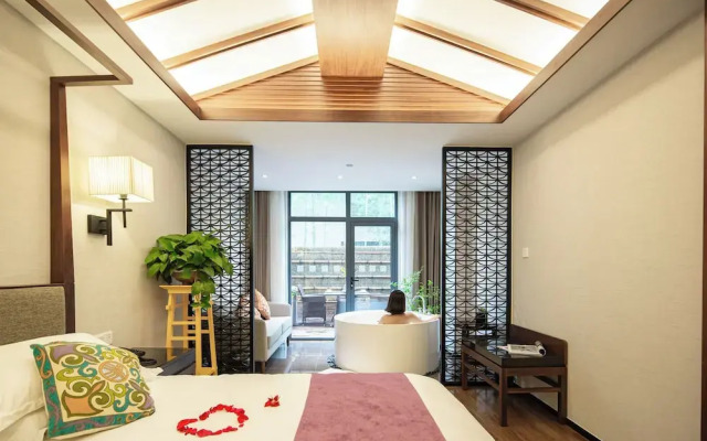 SSAW Boutique Shanghai South Xuhui RiYueGuang