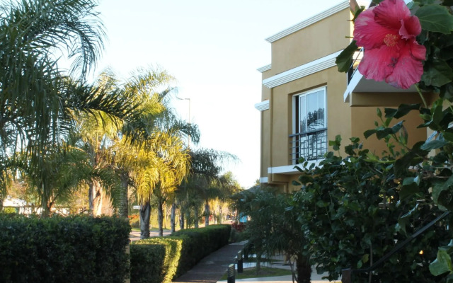 Brisas Del Lago Apart And Hotel