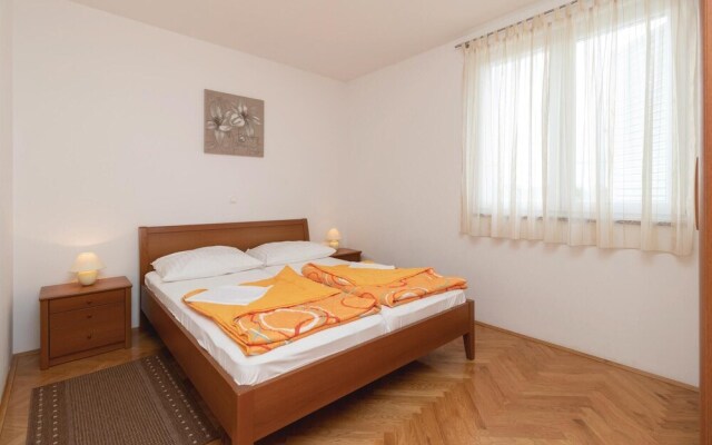 Amazing Home in Zdrelac With Wifi and 6 Bedrooms