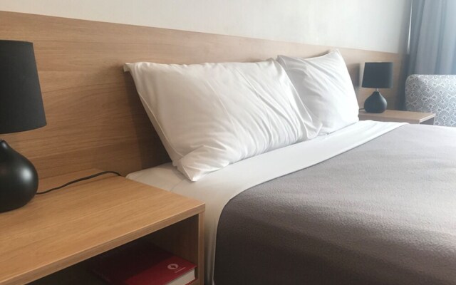 Voyager Motel