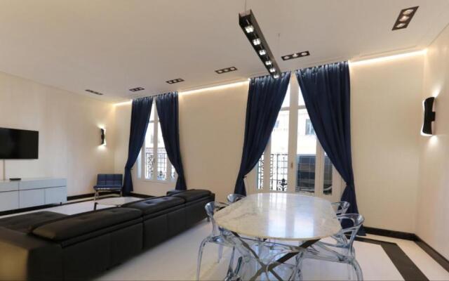 110 m2 golden square, renovated, 20metres croisette, parking private