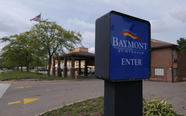Baymont by Wyndham Flint Airport North