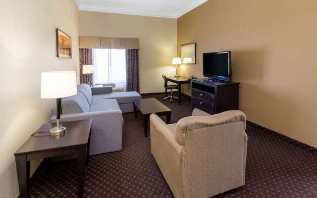 La Quinta Inn & Suites by Wyndham Houston New Caney