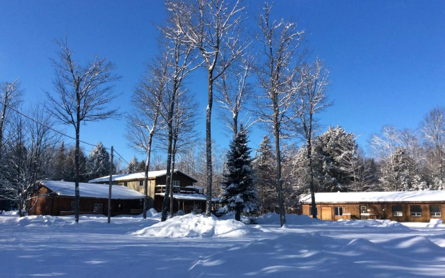 Madawaska Lodge-Cottage