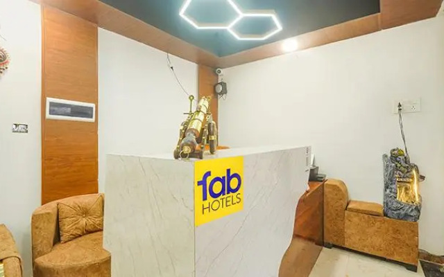 Fabhotel Midnight Inn
