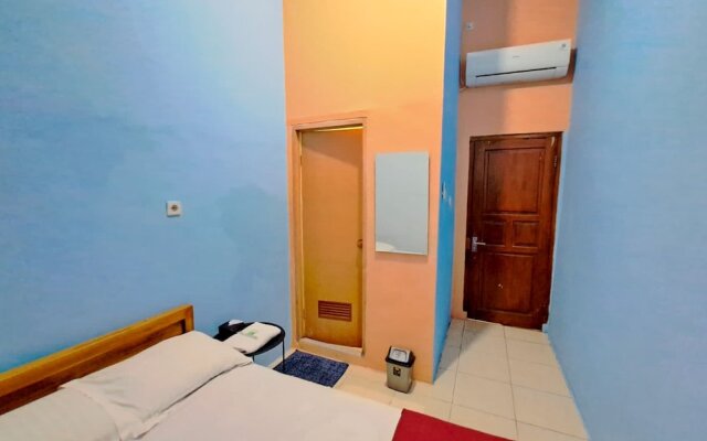 OYO 90578 Dinar Family