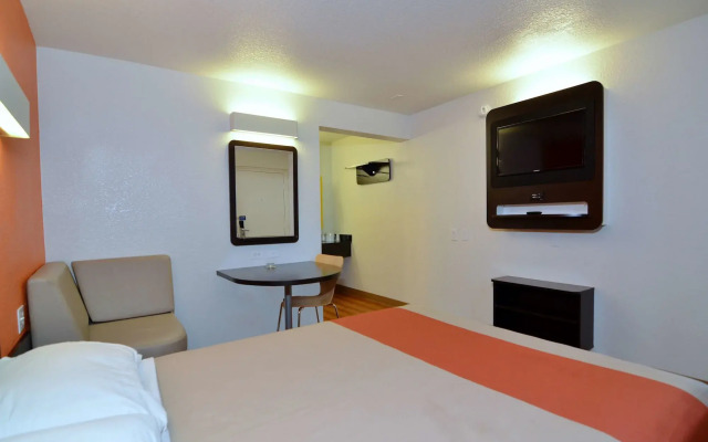 Motel 6 Palm Desert, CA - Palm Springs Area