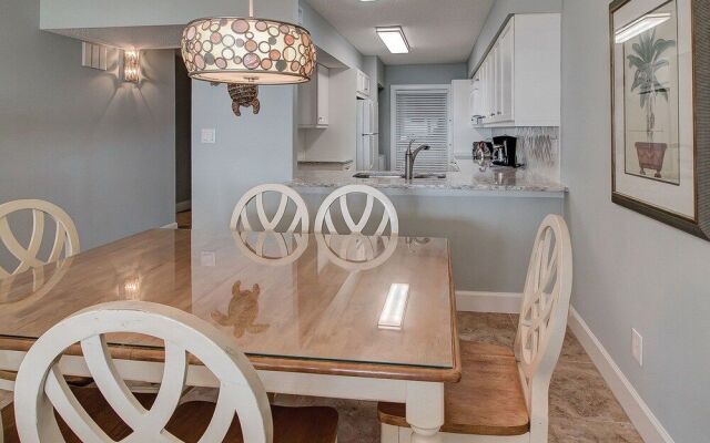 Shorewood 310 by RedAwning