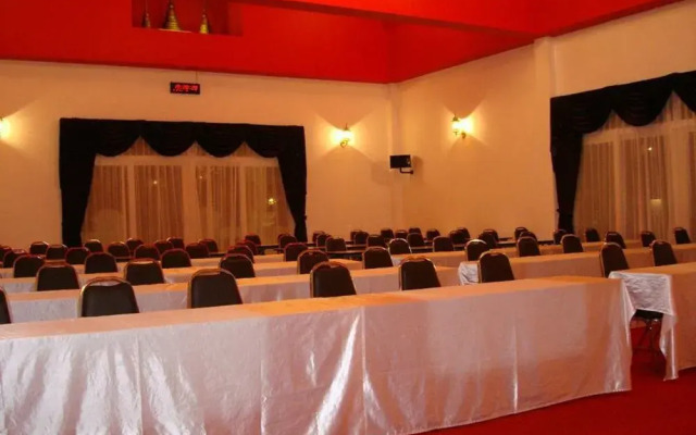 Aunruen Residence & Restaurant