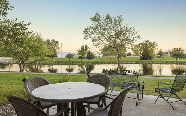 Country Inn & Suites by Radisson, Ankeny, IA