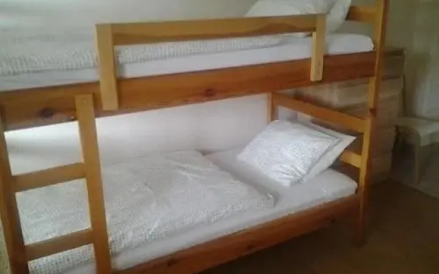 Topaz Guest Rooms & Apartments